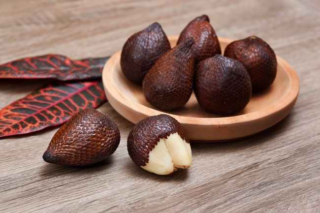 You are currently viewing Buah Salak Bisa Untuk Membantu Menunurunkan Berat Badan
